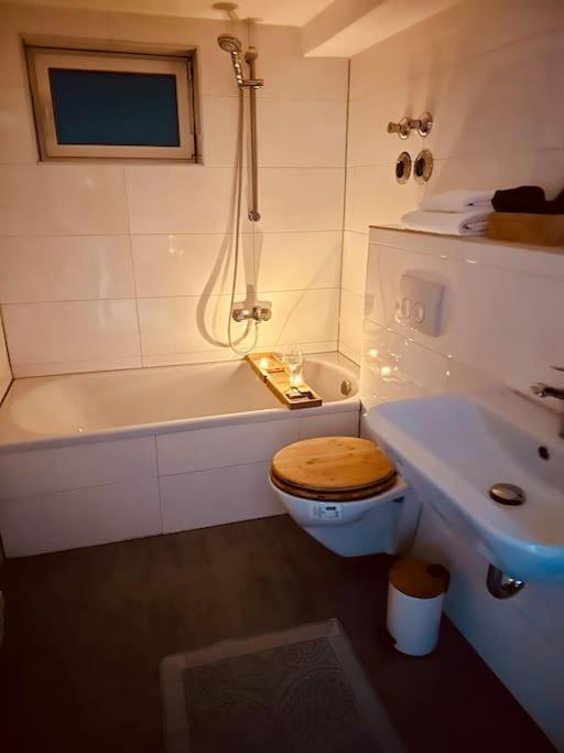 Gemuetliche Wohnung In Leverkusen Buitenkant foto